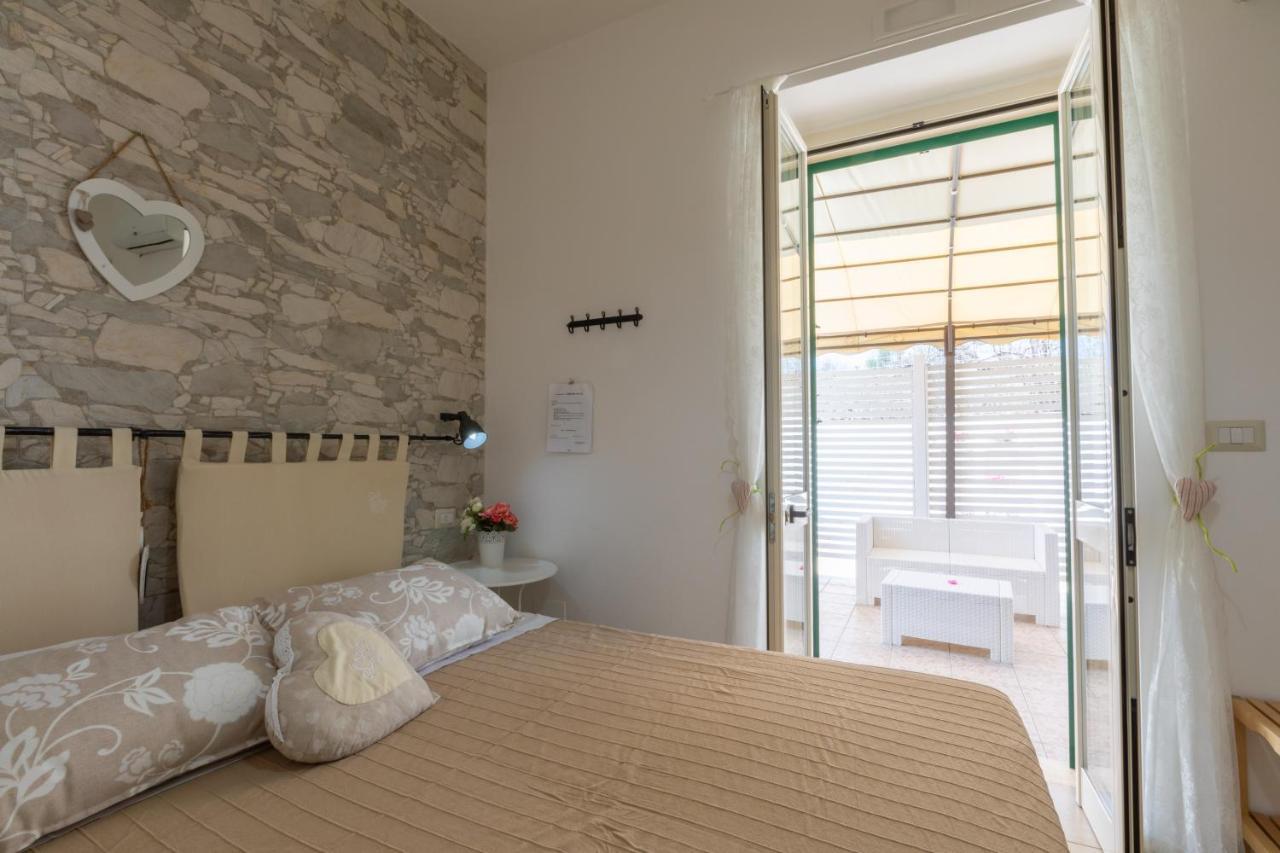 B&B L'Isola Che Non C'E 托雷圣乔万尼乌 外观 照片