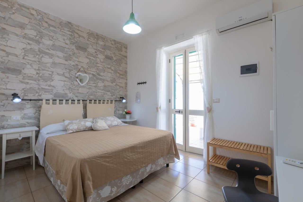 B&B L'Isola Che Non C'E 托雷圣乔万尼乌 外观 照片