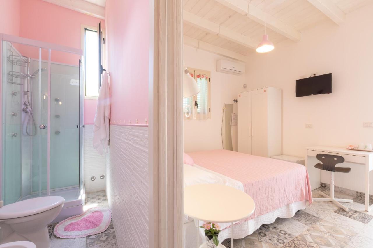 B&B L'Isola Che Non C'E 托雷圣乔万尼乌 外观 照片
