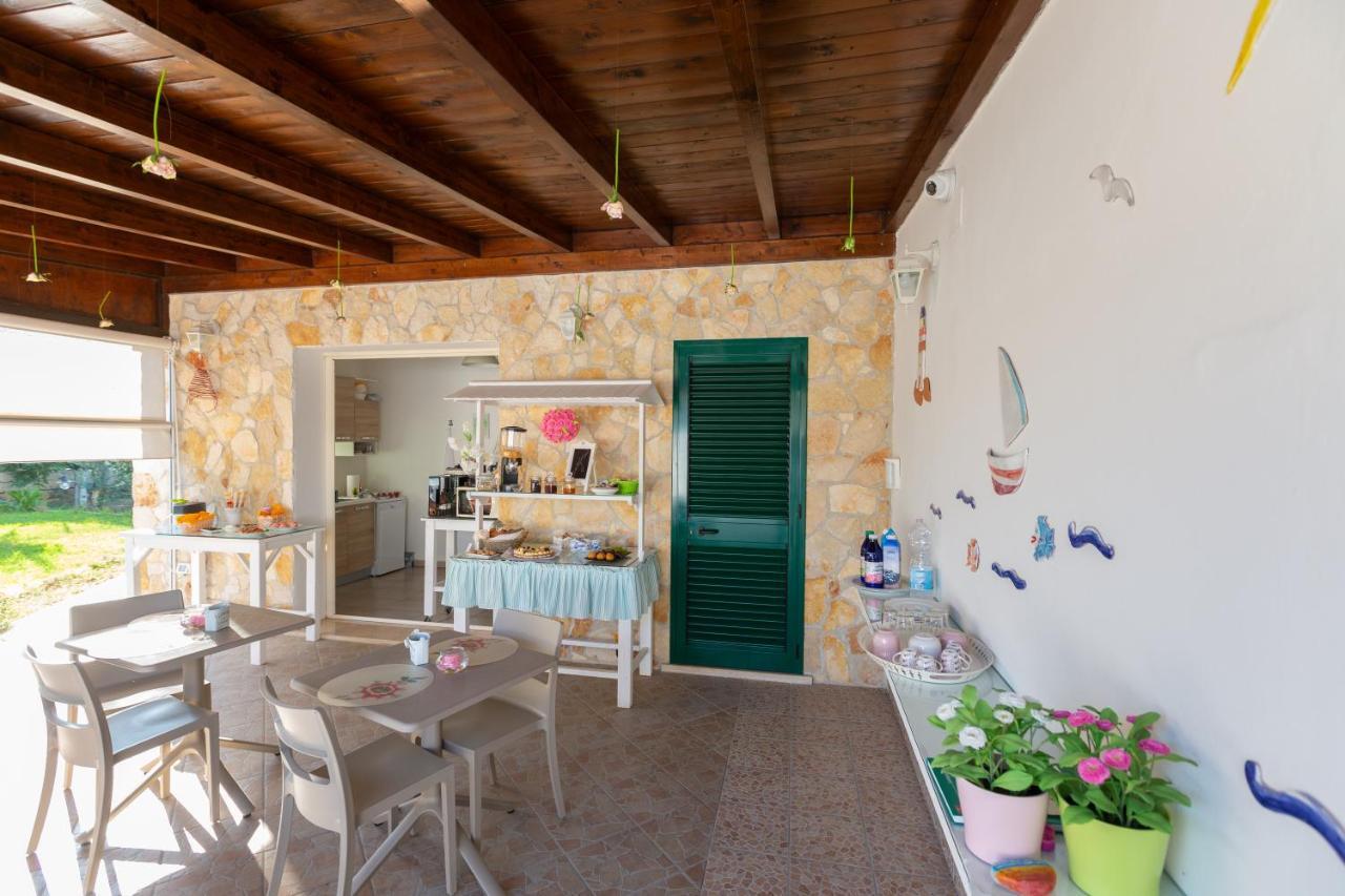 B&B L'Isola Che Non C'E 托雷圣乔万尼乌 外观 照片