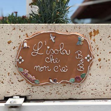B&B L'Isola Che Non C'E 托雷圣乔万尼乌 外观 照片